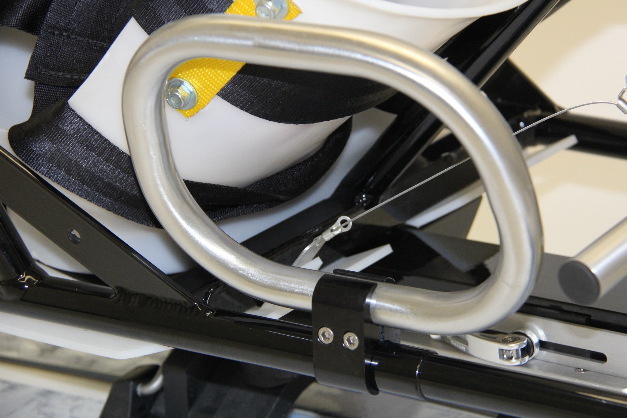 The load assist handles attached to a Bi-Unique